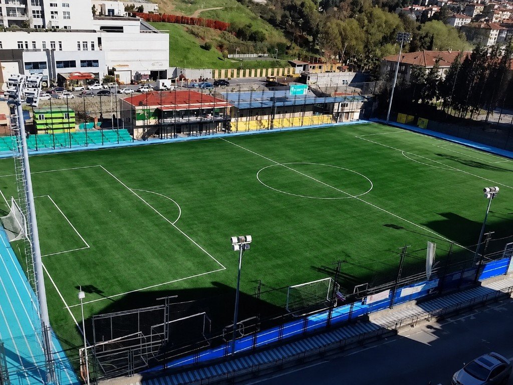 Ayazağa Halı Saha — suni çim saha, Sarıyer
